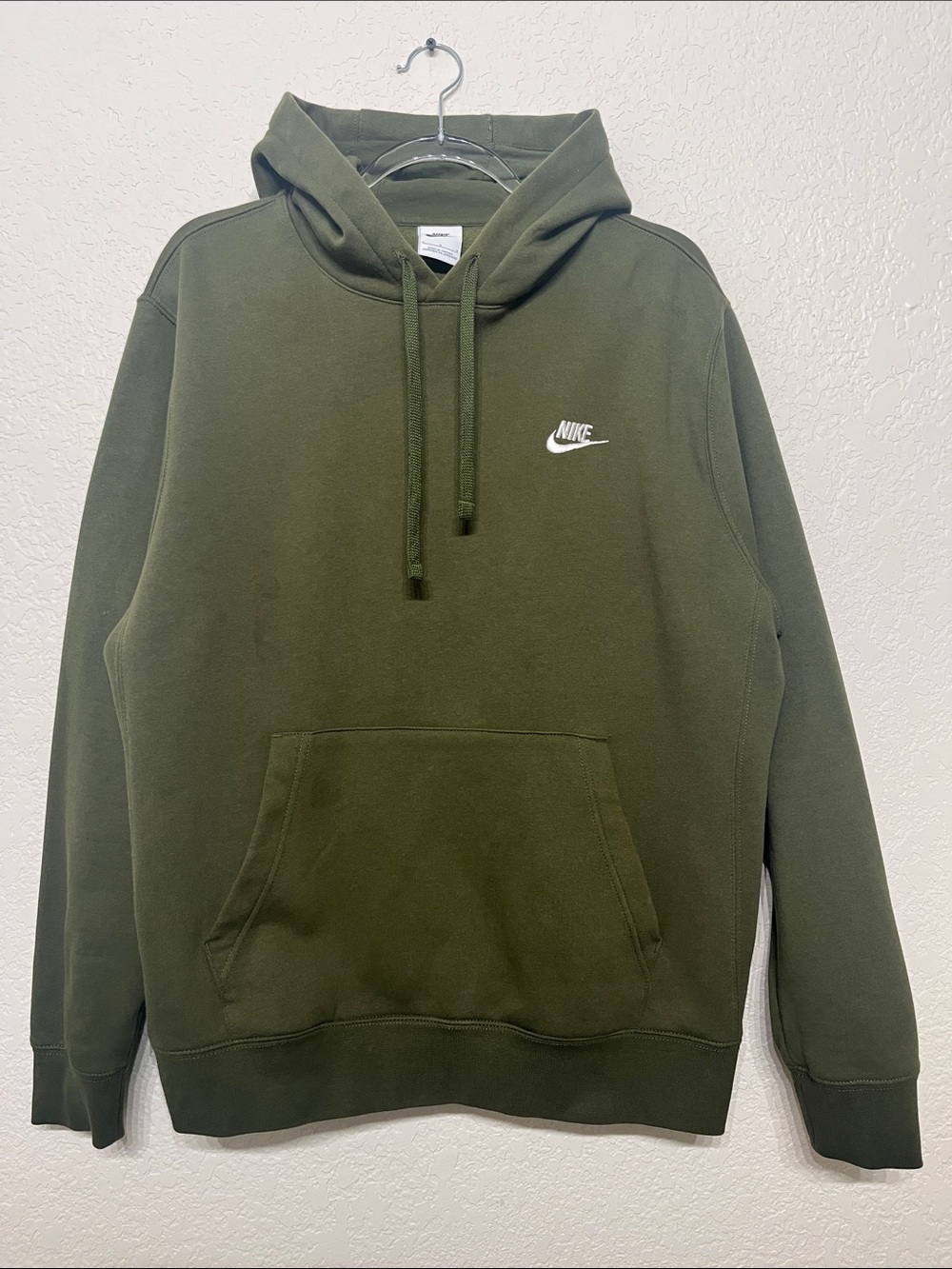 Nike Men’s Large Olive Green Pullover Hoodie with Embroidered Logo